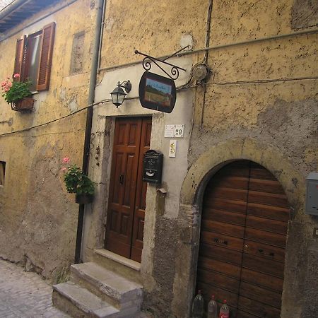Bed and Breakfast Il Sorriso Dei Monti Orvinio Exterior foto