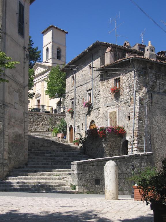 Bed and Breakfast Il Sorriso Dei Monti Orvinio Exterior foto